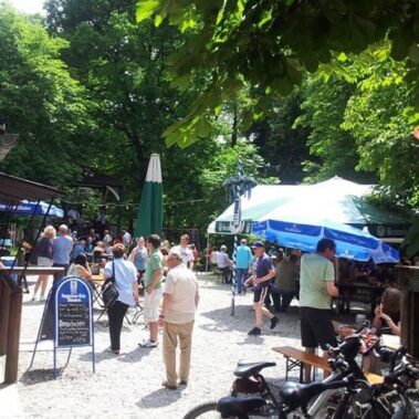 Dampfschiff Biergarten